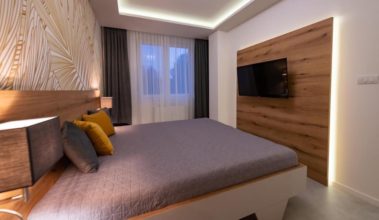 Family Resort Subotica Apartments Bagian luar foto