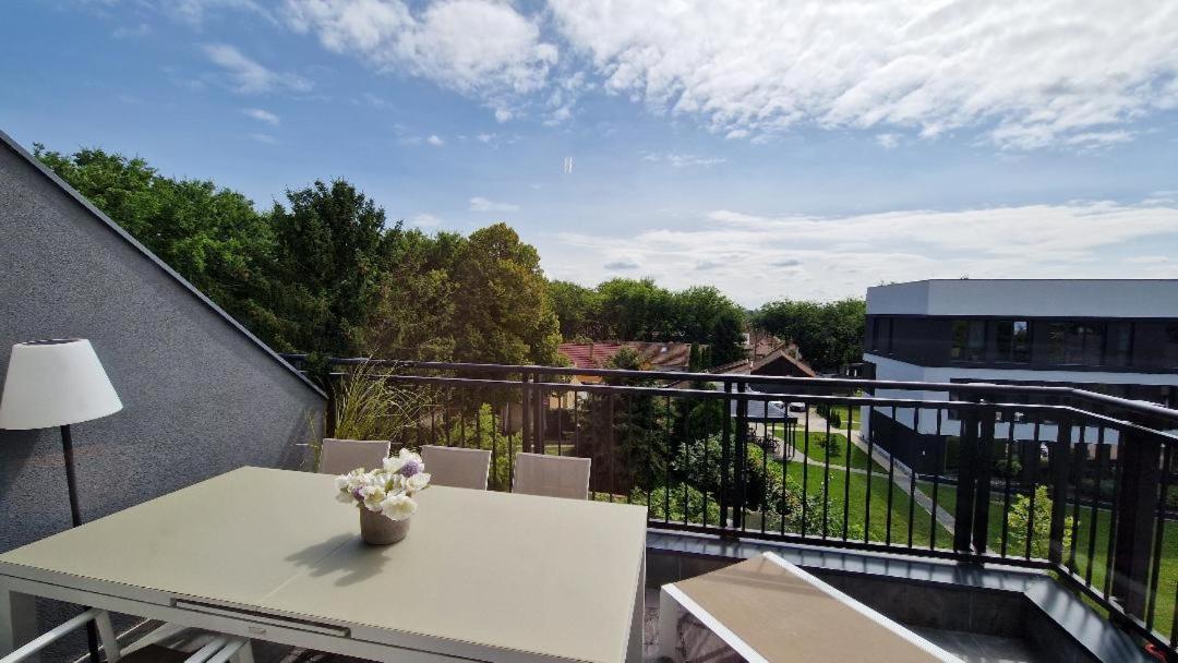 Family Resort Subotica Apartments Bagian luar foto