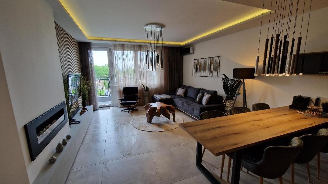 Family Resort Subotica Apartments Bagian luar foto